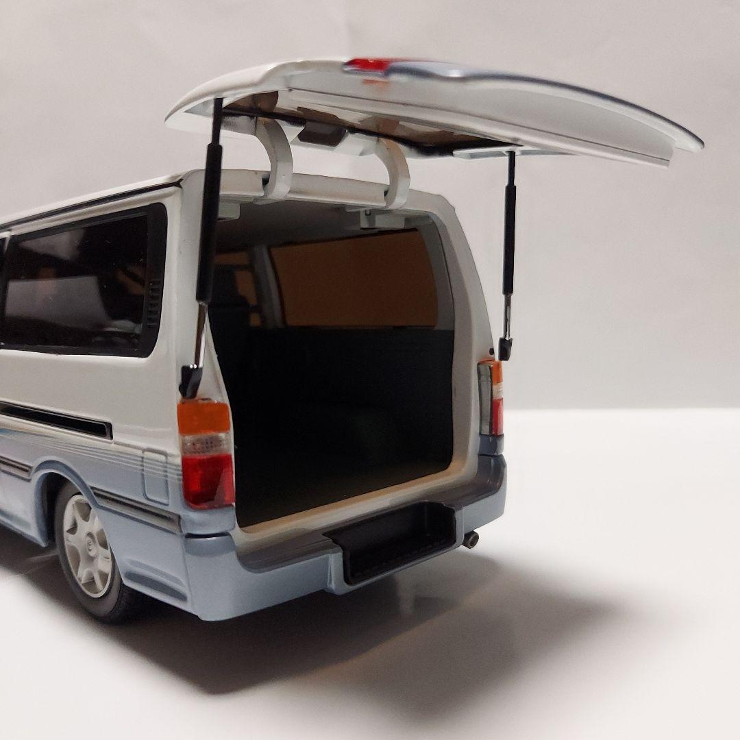 アオシマ DISM 1/24 トヨタハイエース100系バン スーパーGL後期型