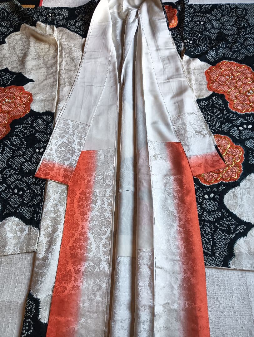 振袖フルセット　古典的な絞り　黒　朱　金駒刺繍　164/66.5