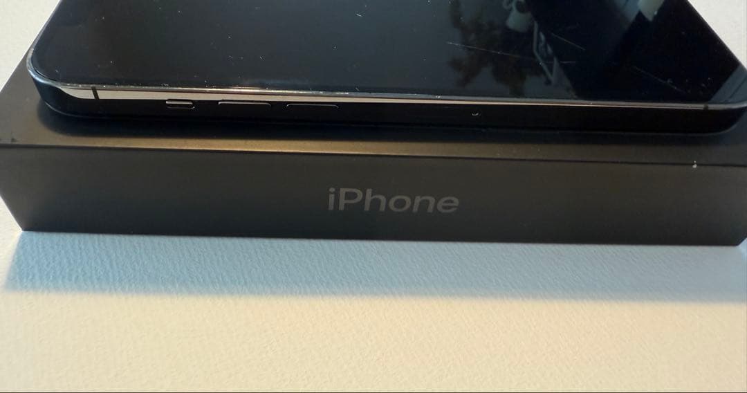 iPhone12ProMax 256GB Graphite 画面傷あり 本体