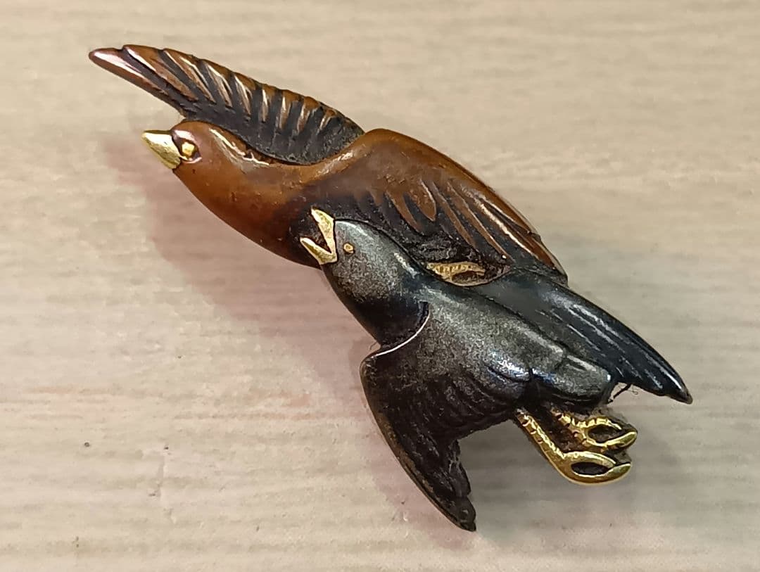 煙草入れ／超絶技巧前金具／在銘あり　一斎