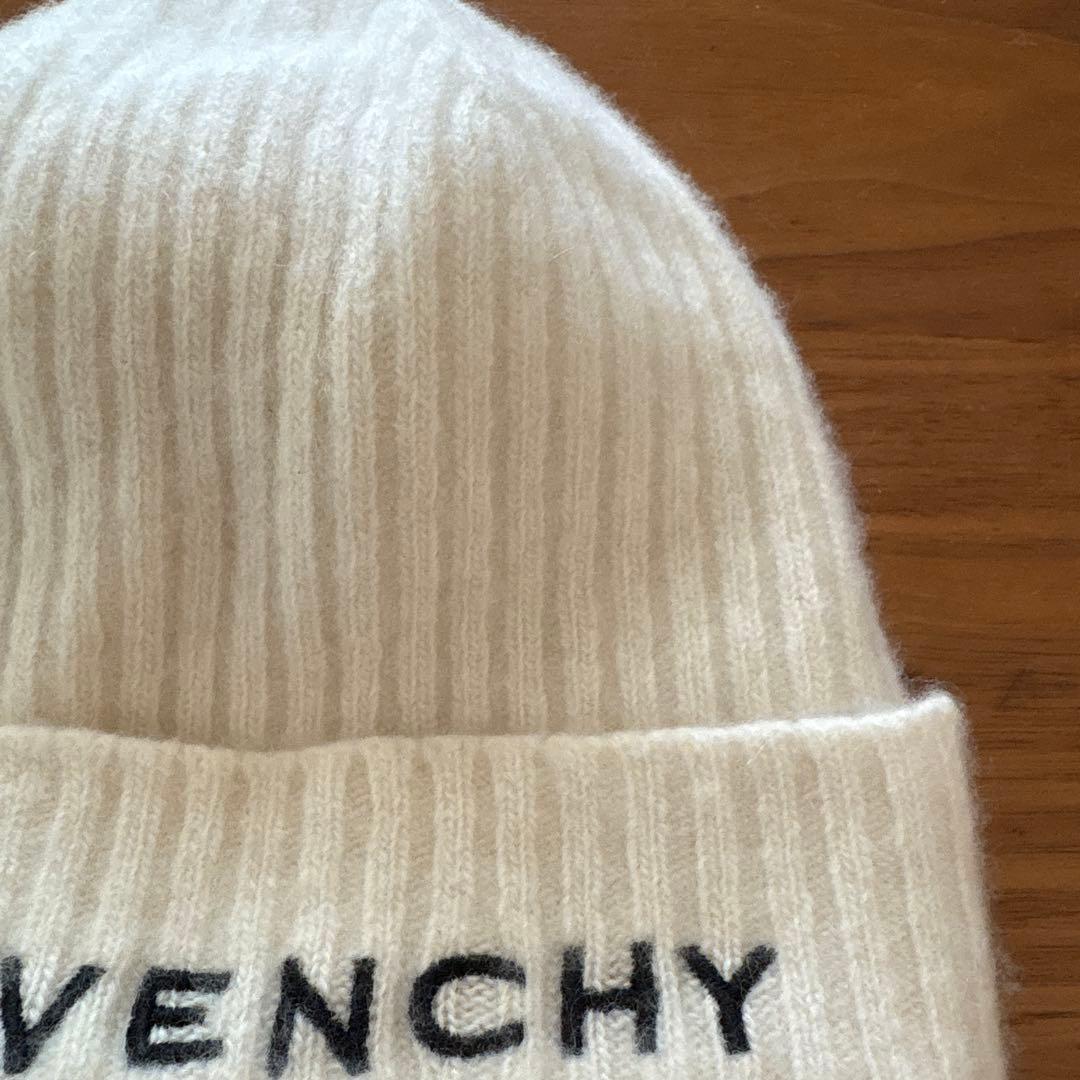 値下げしました！！GIVENCHY ニット帽　クリーム　ホワイト