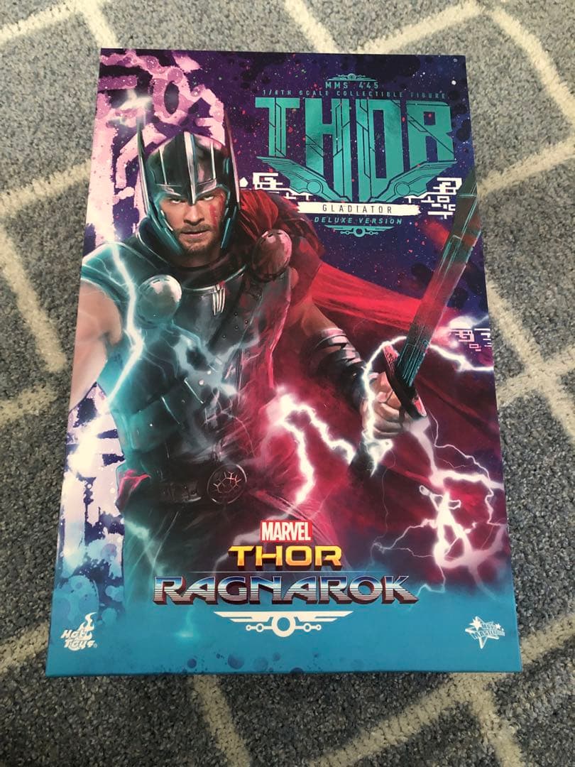 HOT TOYS ソー　ラグナロク　グラディエーター　デラックス版