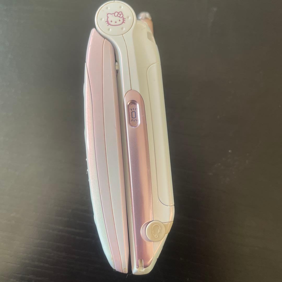 希少品キティちゃんガラケー