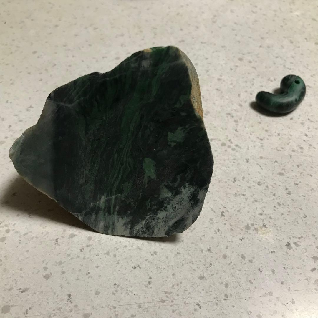 コスモクロア＋ヒスイ　原石　495g