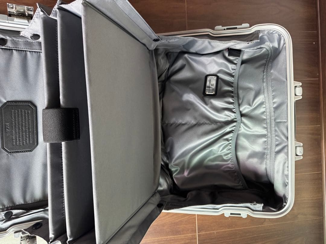 トゥミ　コンパクト・キャリーオン