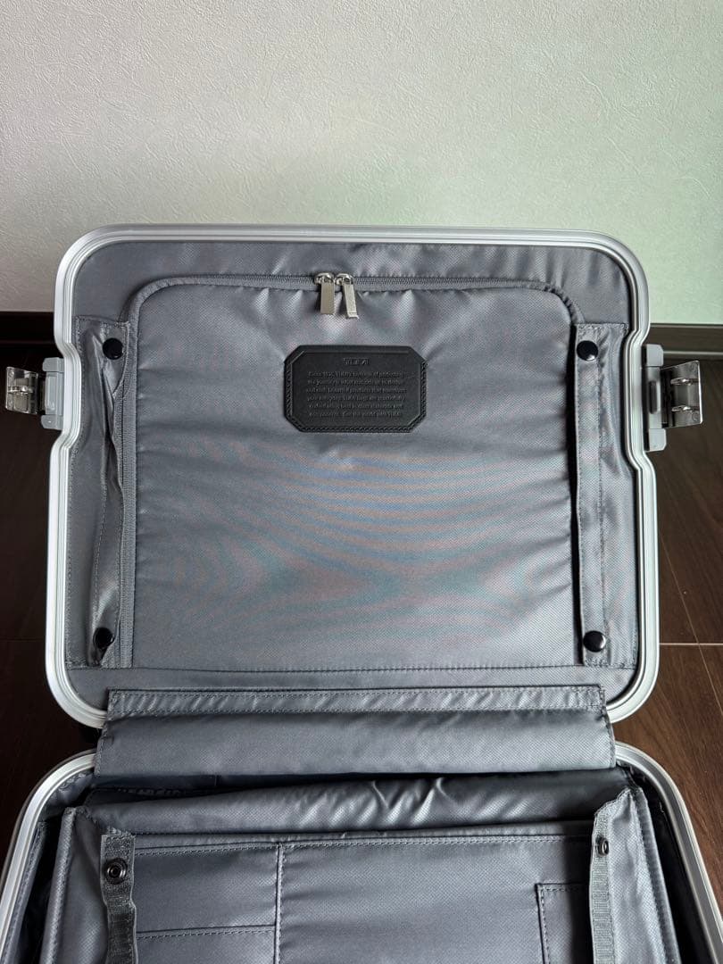 トゥミ　コンパクト・キャリーオン