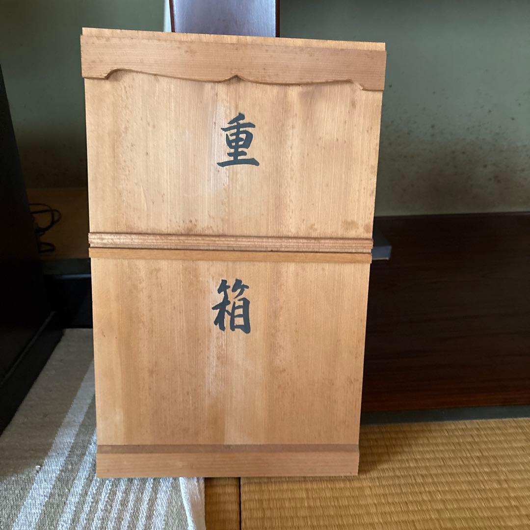 漆器重箱 金色の花模様 4段