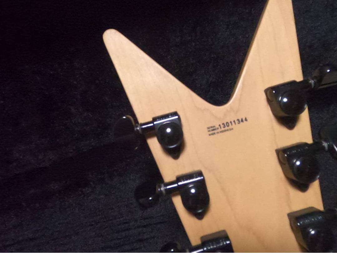 Dean Guitars マイケルアモットモデル