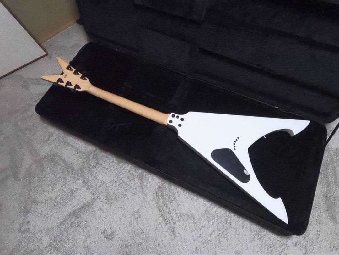 Dean Guitars マイケルアモットモデル