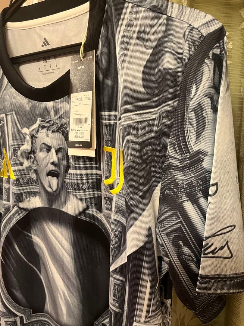 【ラスト一点】25-26 ユベントス プレマッチジャージー M