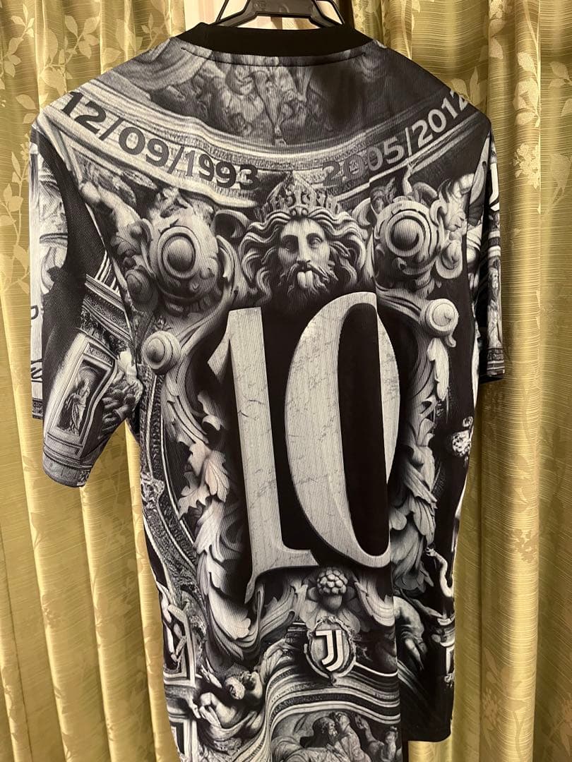 【ラスト一点】25-26 ユベントス プレマッチジャージー M