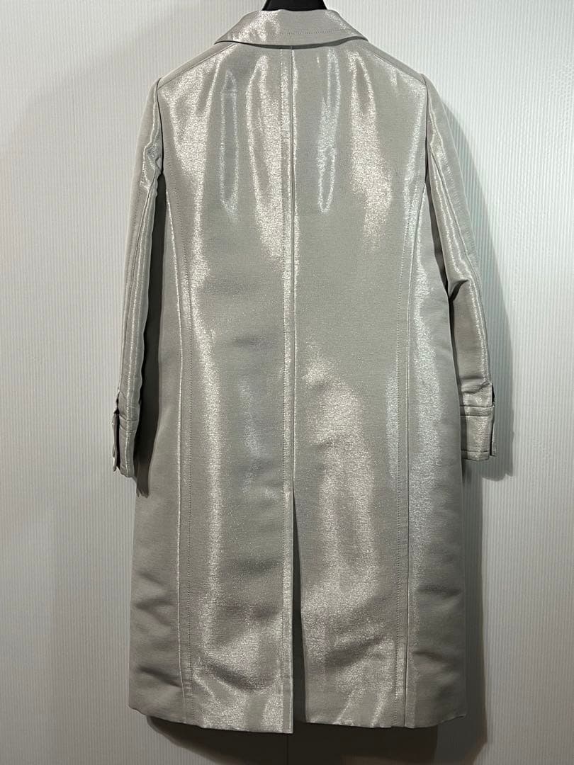 アクアスキュータム　光沢のあるチェスターコート サイズ10【11号相当】美麗品