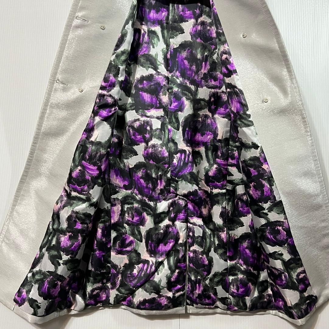 アクアスキュータム　光沢のあるチェスターコート サイズ10【11号相当】美麗品