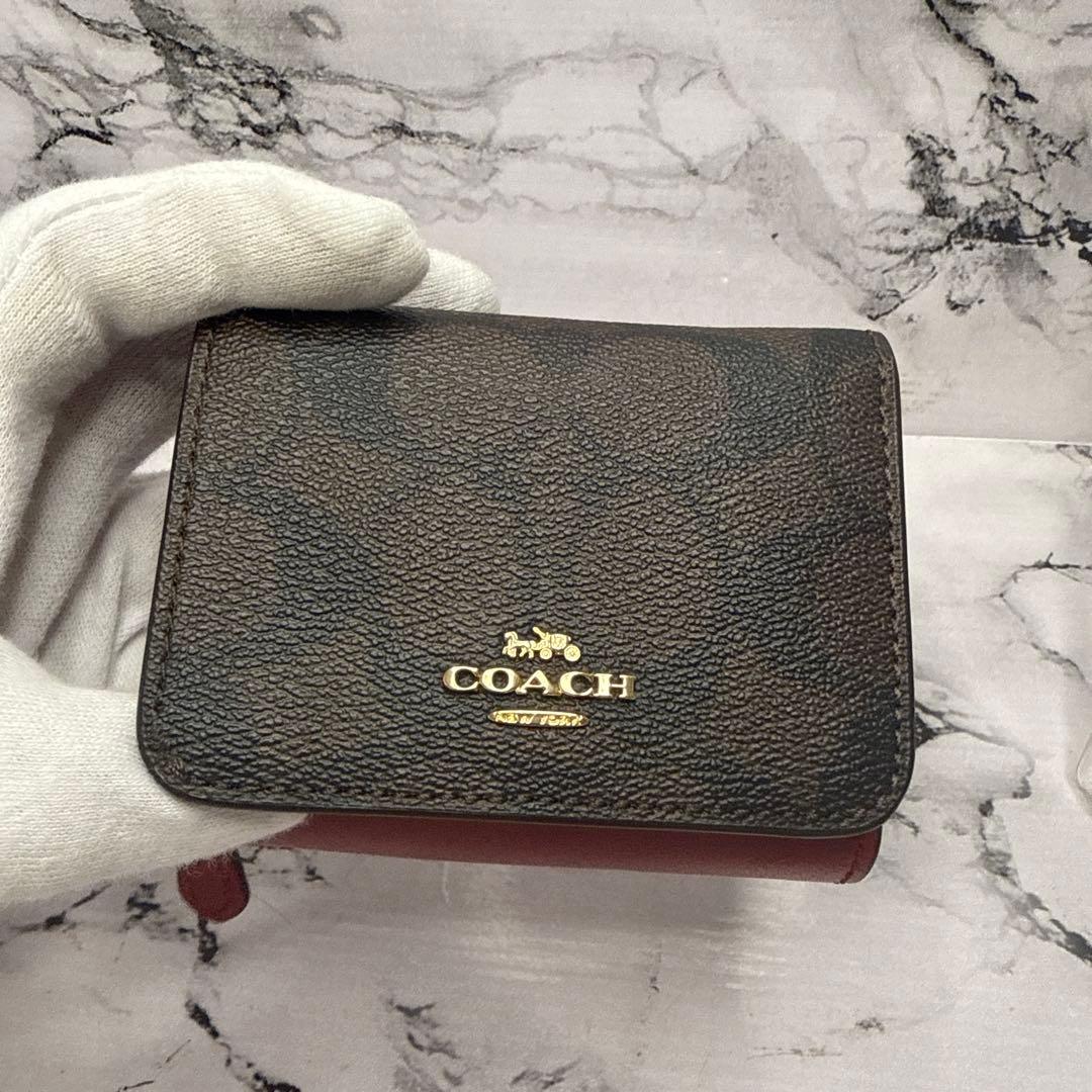 (未使用品)大人気、コーチ、折財布、PVC、レザー、ドッキング、人気色、茶、金