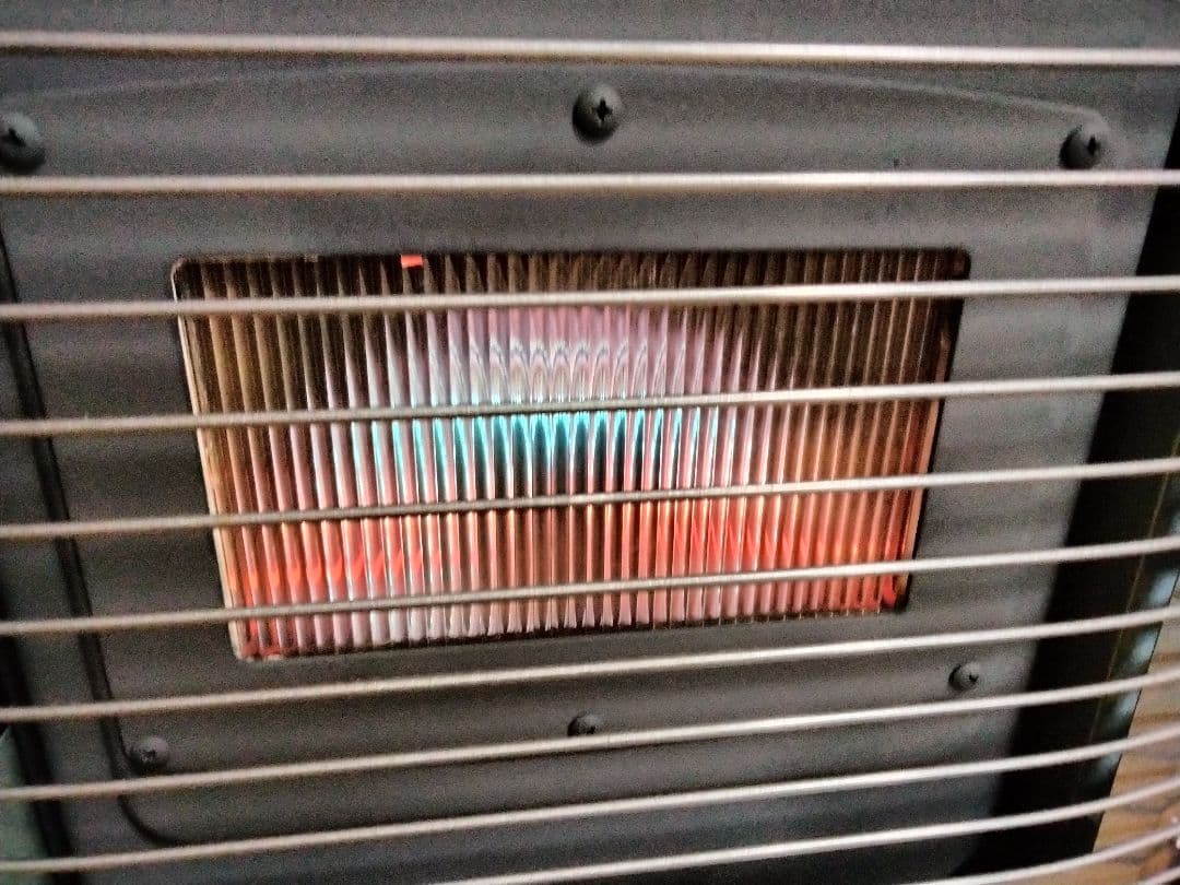 サンポットFF石油ストーブゼータス！品番「FFR‐56SX」2008年式中古品