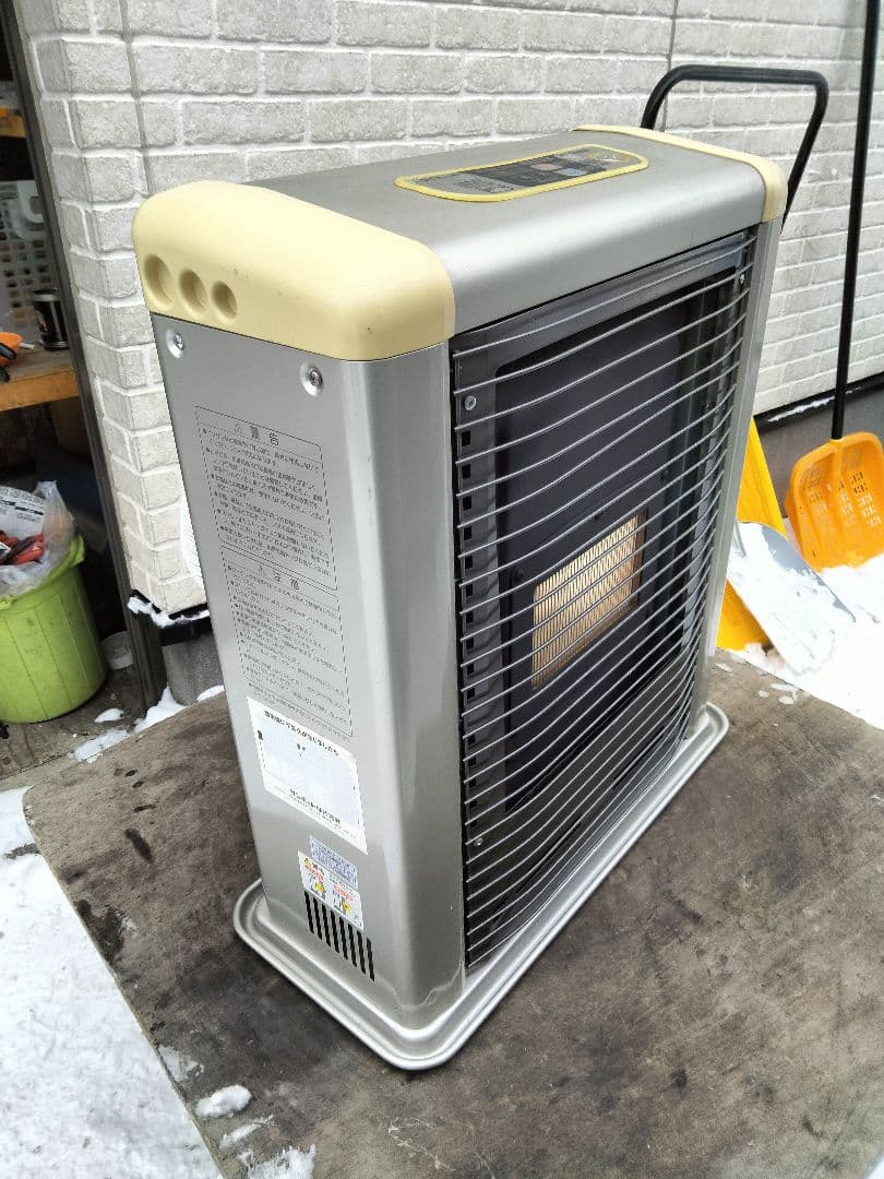 サンポットFF石油ストーブゼータス！品番「FFR‐56SX」2008年式中古品