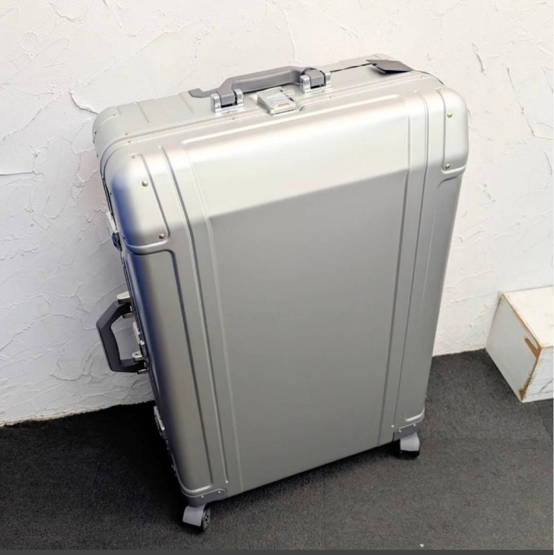 ZERO HALLIBURTON ゼロハリバートン 4輪キャリーケース