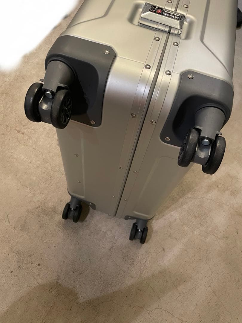ZERO HALLIBURTON ゼロハリバートン 4輪キャリーケース