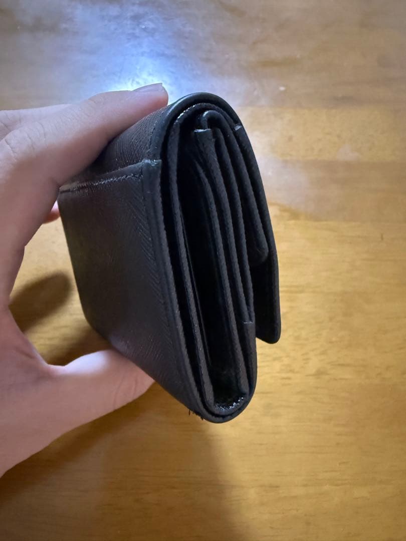 PRADA ブラック 三つ折り財布　サフィアーノ