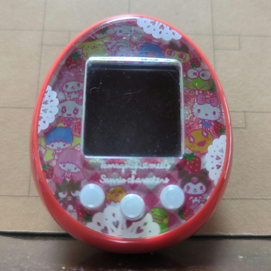 Tamagotchi ミーツ　サンリオ　赤 〜１２月８日お値下げしました〜