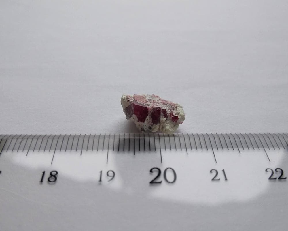 297 レッドベリル クラスター ビクスバイト レッドエメラルド 母岩付き 標本