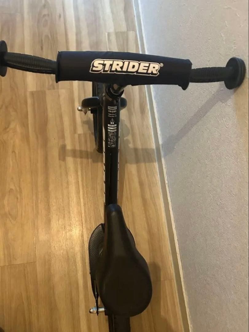 日本正規品ストライダースポーツタイプ12インチブラック