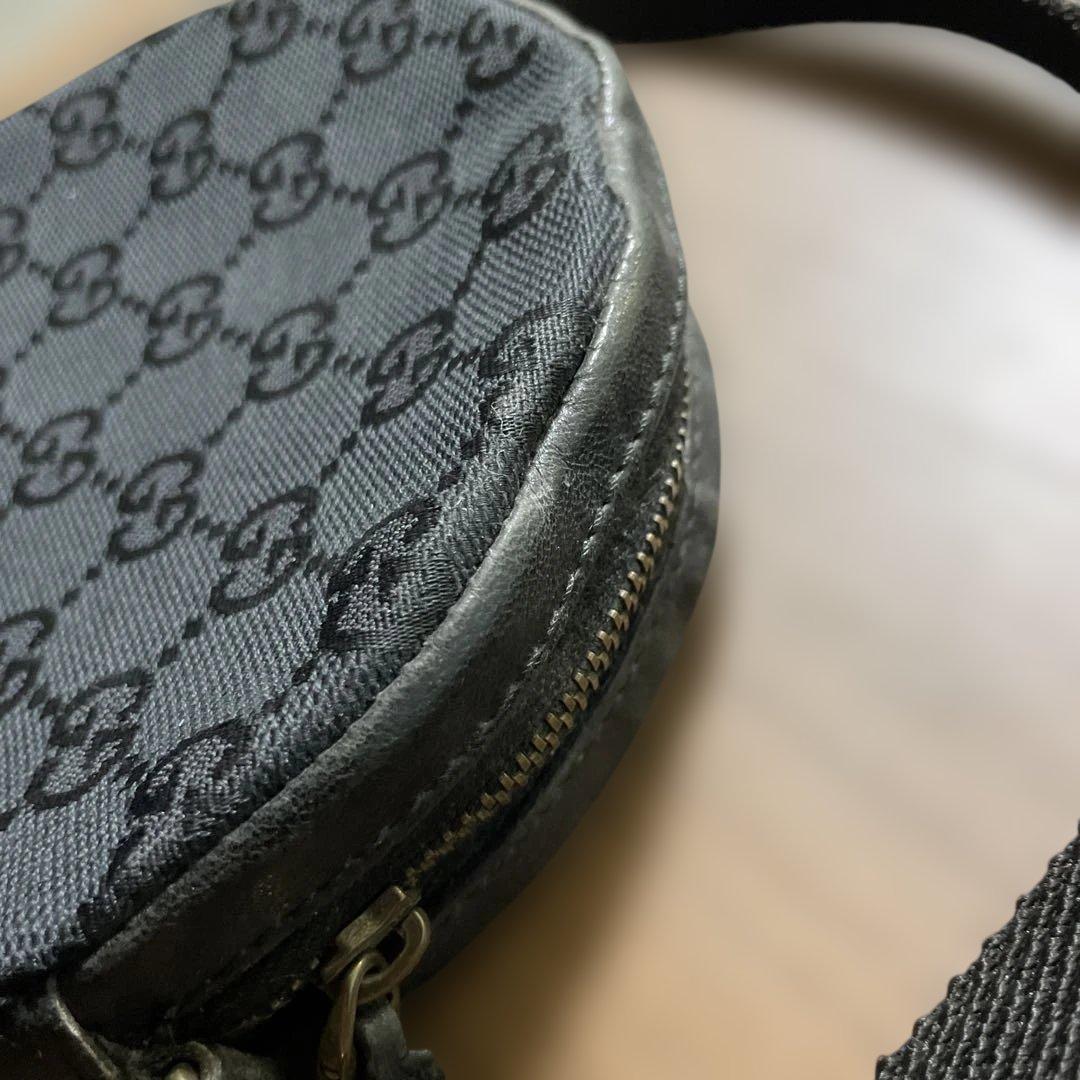 GUCCI ブラック ラウンドショルダーバッグ　GGロゴ