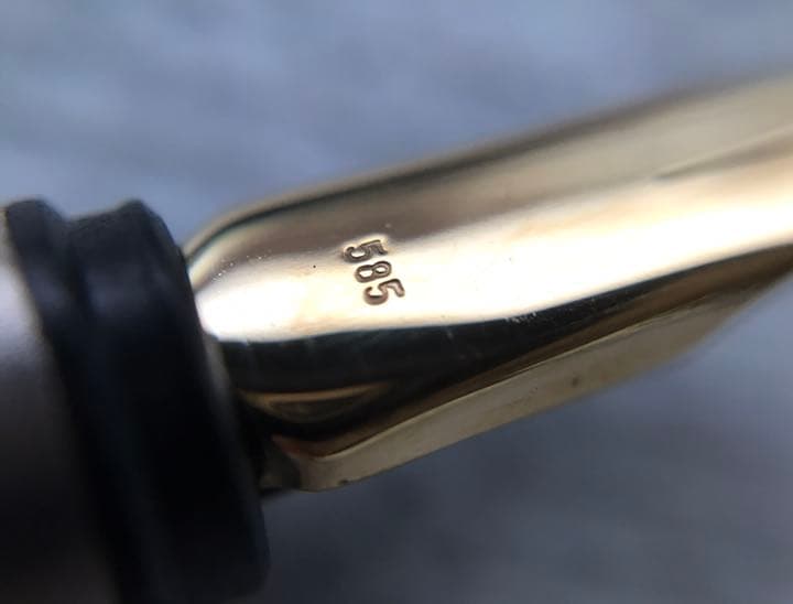 モンブラン 万年筆（ステンレス ゴールドトリム）