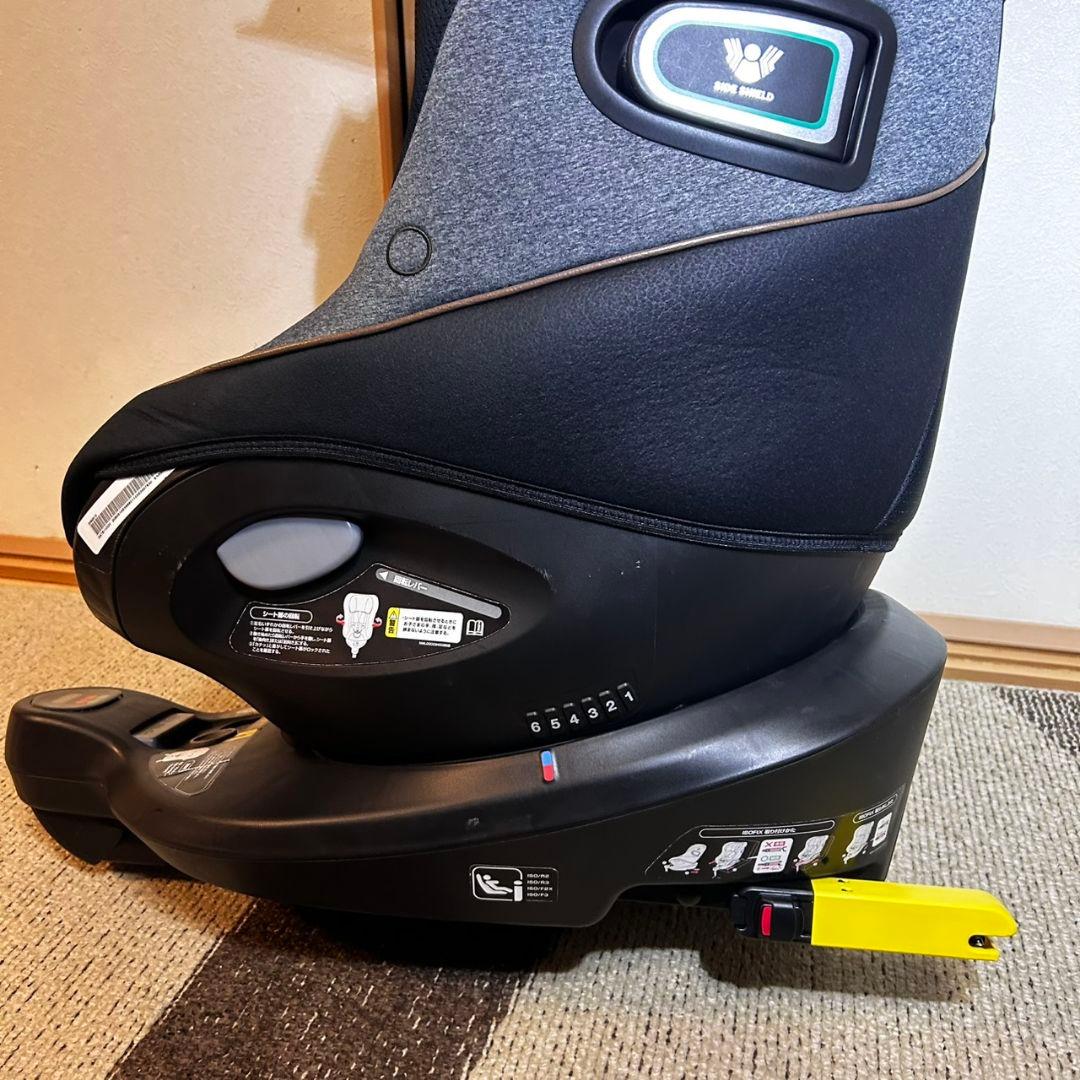 美品　Aprica アップリカ　クルリラ プロテクト　チャイルドシート　R1