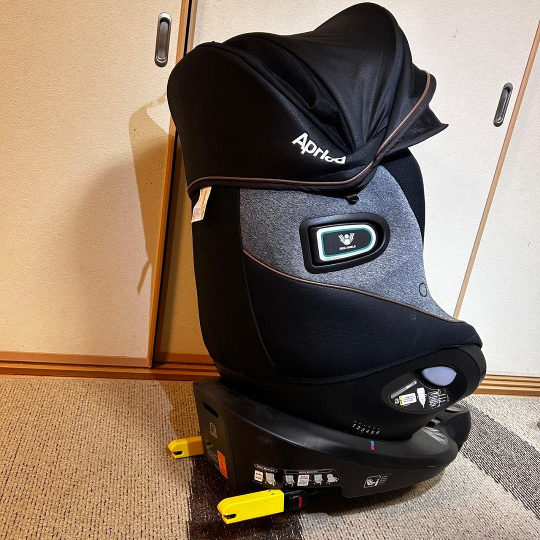 美品　Aprica アップリカ　クルリラ プロテクト　チャイルドシート　R1