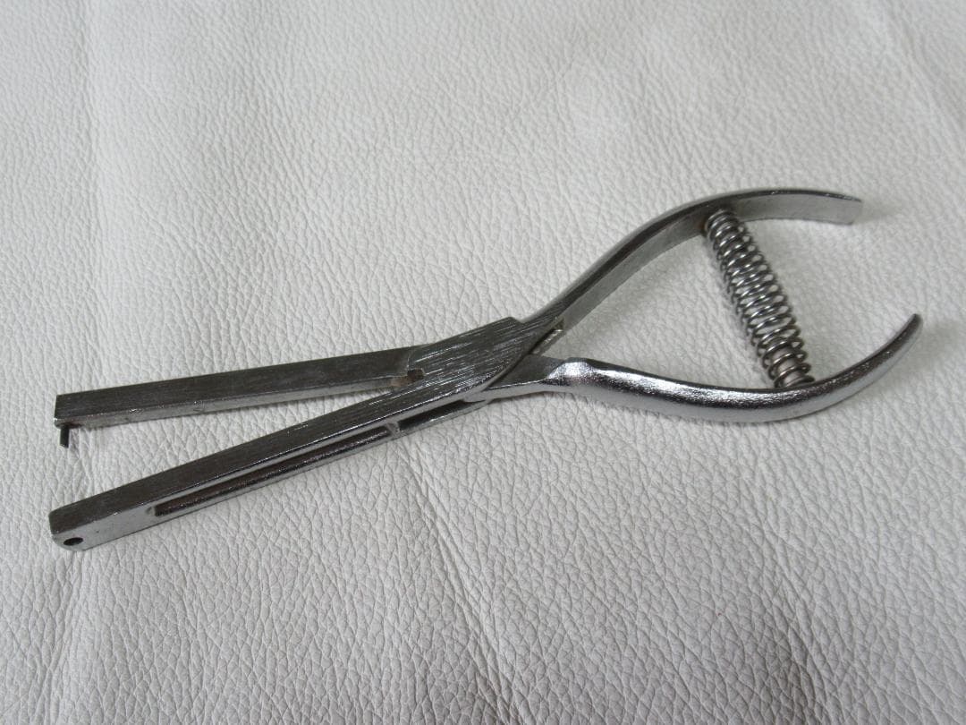 ◆未使用に近い 1960年代◆国鉄 岩田製(IWATA) 改札パンチ/改札鋏