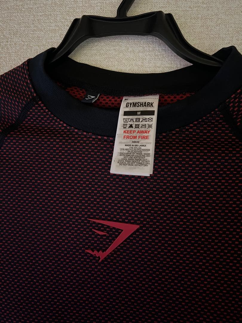  onyx v5 レッド　シャツ