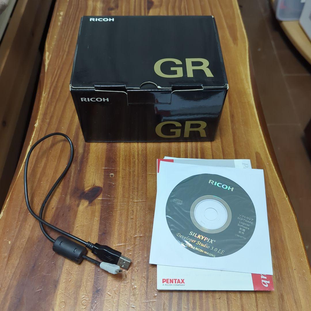 RICOH GR デジタルカメラ 初代APS-Cモデル