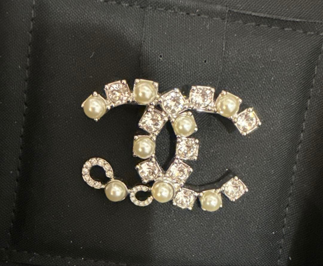 二*ん様 シャネル　CHANEL ブローチ　パール　シルバー　25s