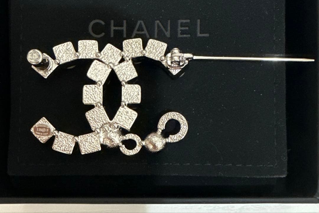 二*ん様 シャネル　CHANEL ブローチ　パール　シルバー　25s