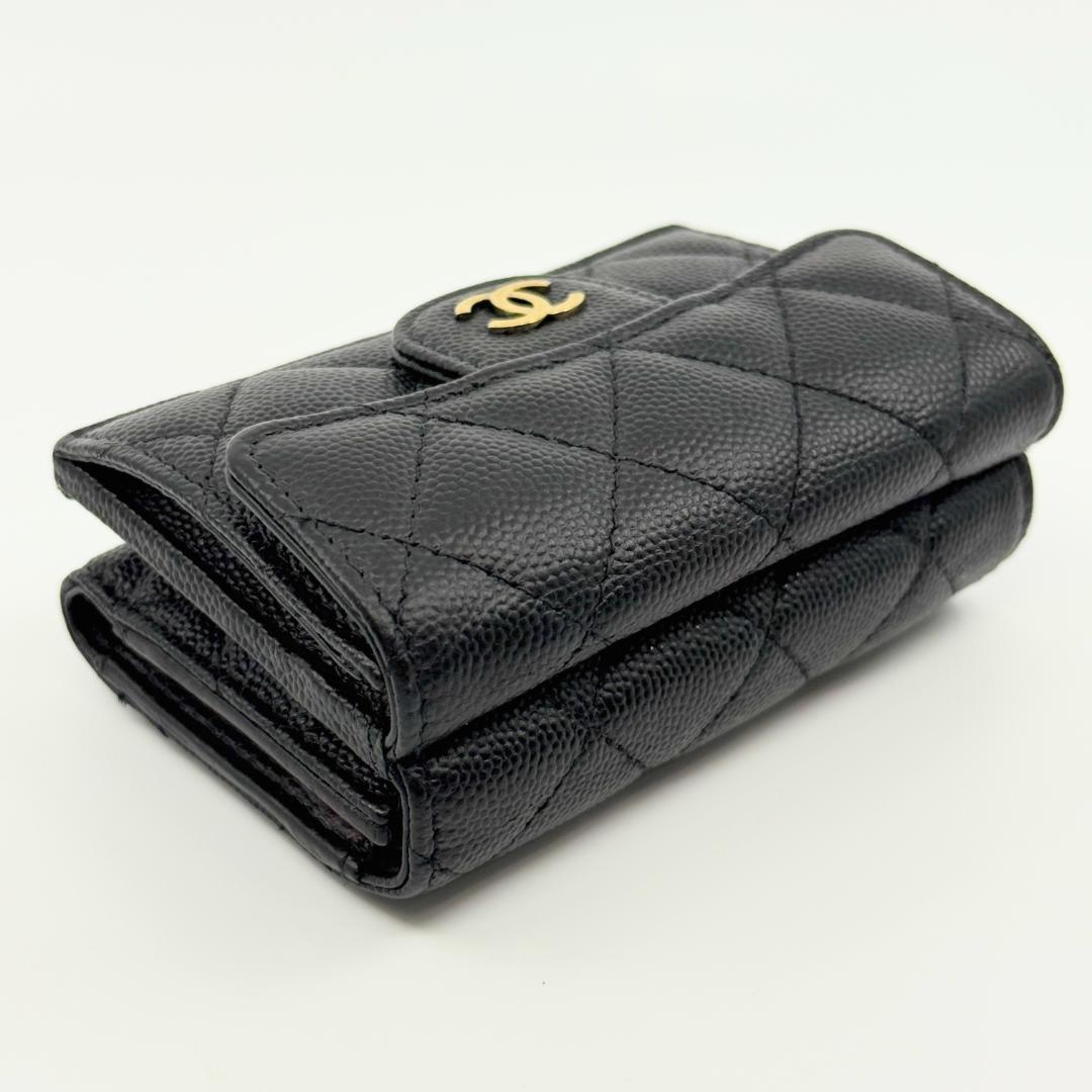 CHANEL 　シャネル　　三つ折り財布　キャビアスキン