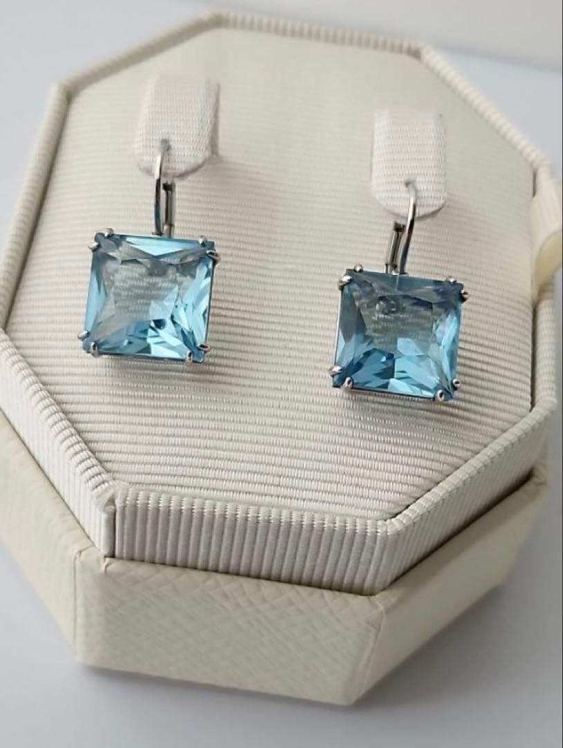 スワロフスキー青色 スクエア型 ピアス