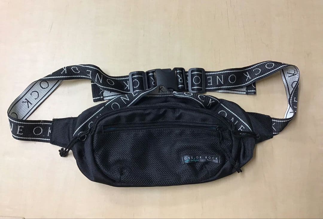 【美品】ONE OK ROCK ボディバッグ 2018 オーケストラ ワンオク