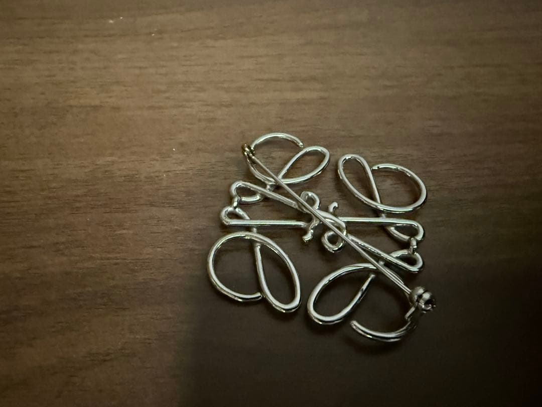 最終お値下げ　ロエベ シルバー ブローチ