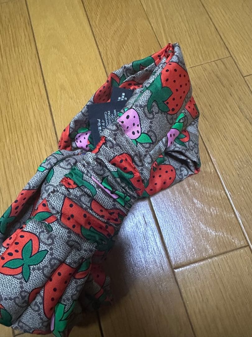 グッチ GG ストロベリー ヘアバンド・ターバン／シルク　保存袋付き