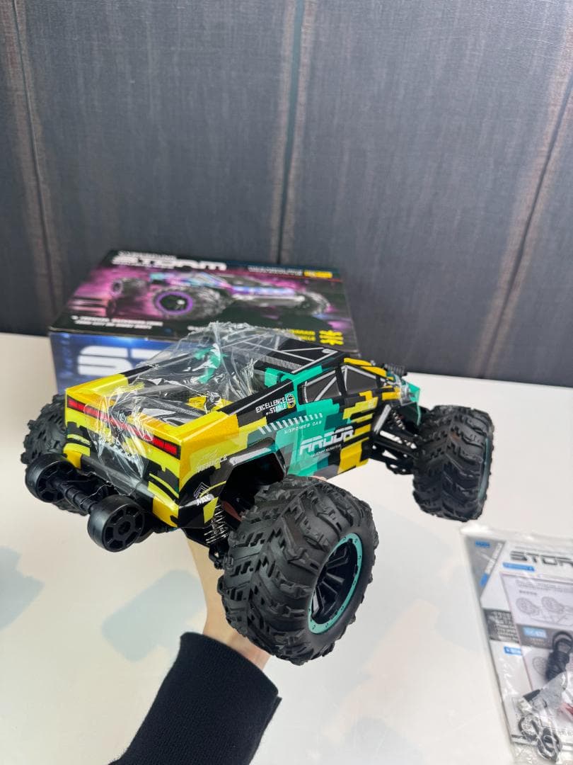 ラジコンカー ワイヤレスリモコンカー 40km ラジコンオフロード 技術認証