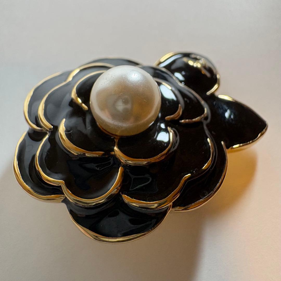 CHANEL シャネル　ブローチ　カメリア　花　ヴィンテージ　バラ　ピンバッジ