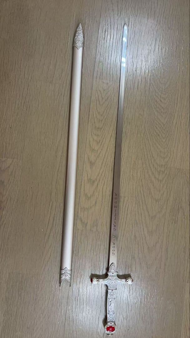 ハリー・ポッター レプリカ グッズグリフィンドールのグッズ銀色 付属プレート付き