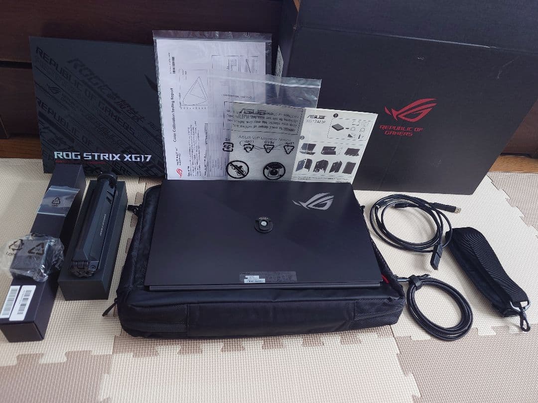 ASUS ROG STRIX XG17AHP 三脚付きモデル