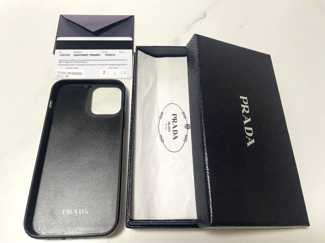 PRADA サフィアーノレザー iPhone12ケース