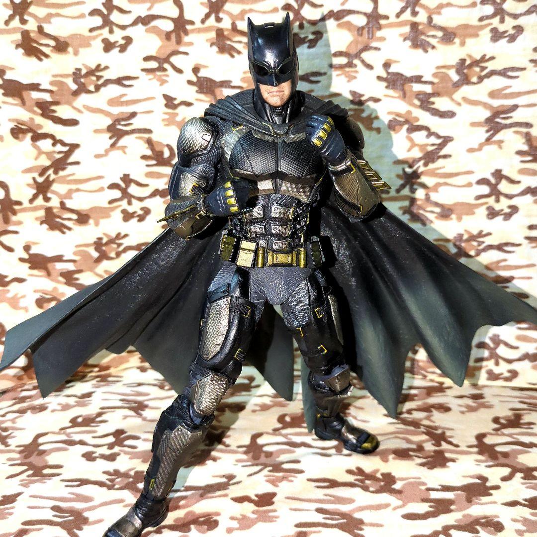PLAY ARTS改／BATMAN•中古開封品【タクティカルスーツver】