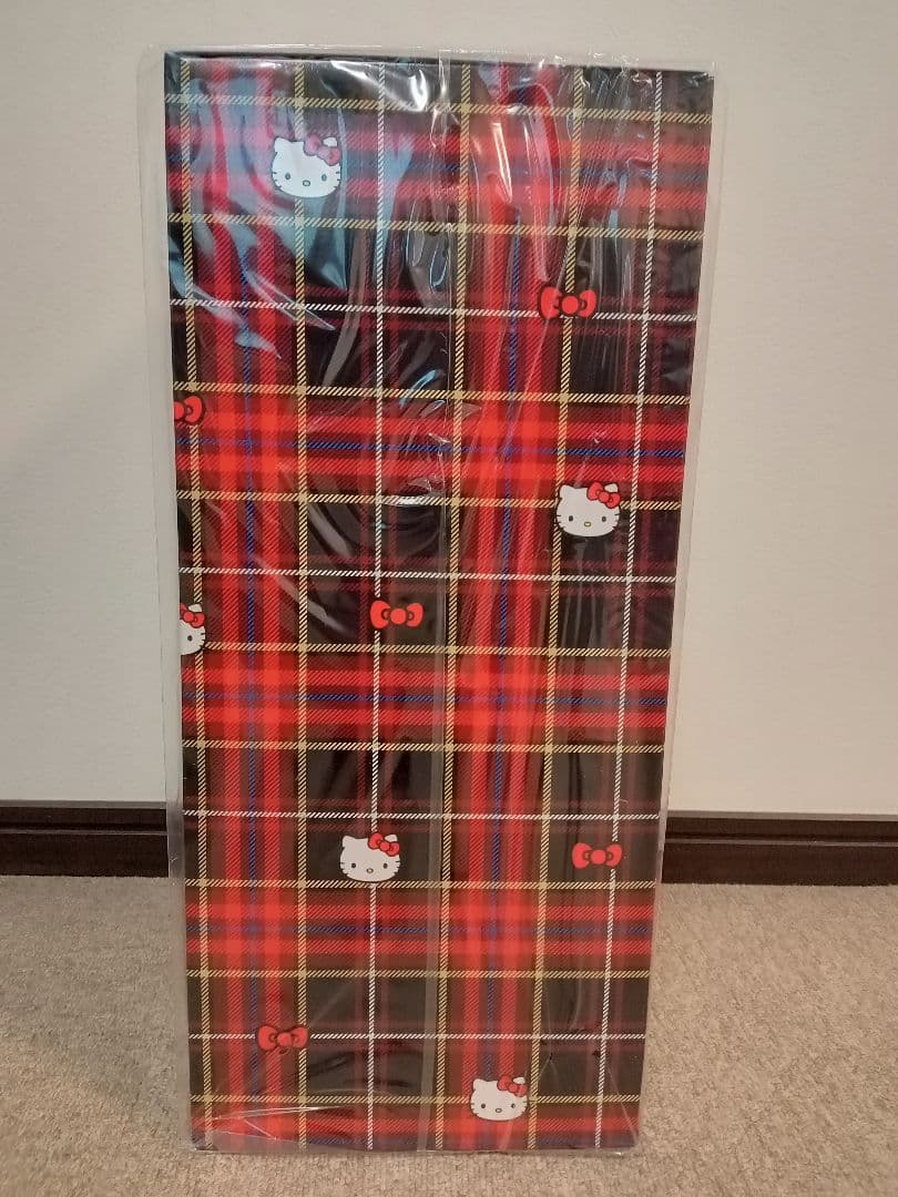 【新品未使用品】ハローキティ バースディドール2018