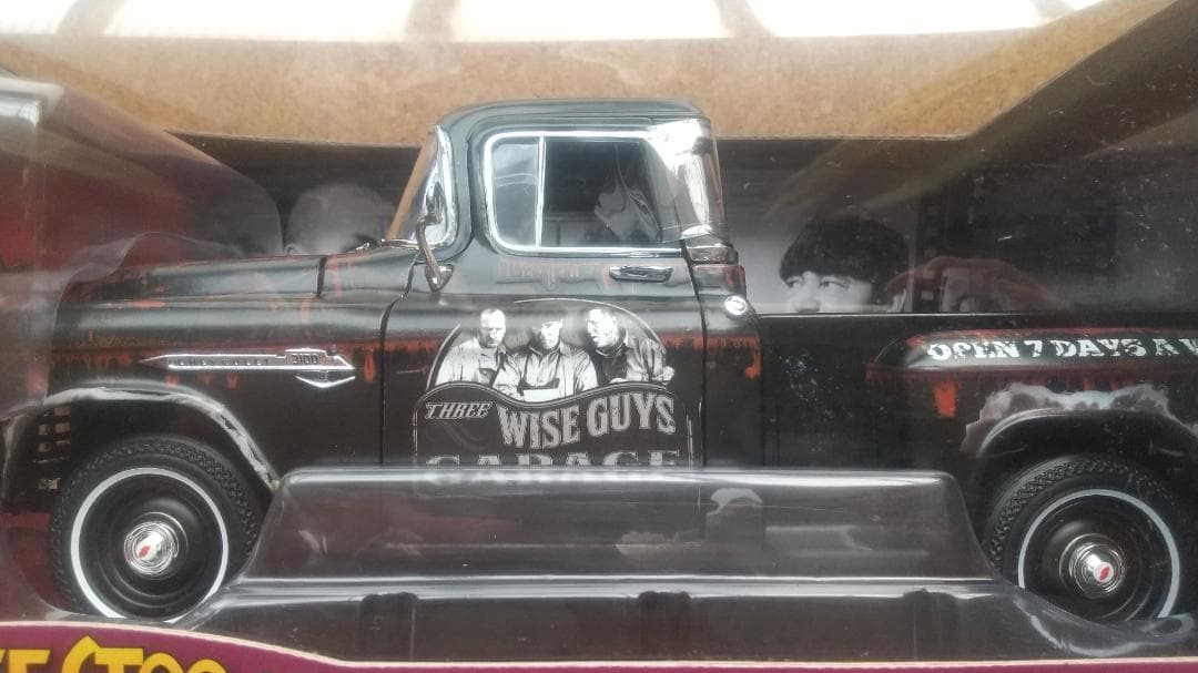 1/18オートワールド 1955 シボレー カメオ ステップサイド