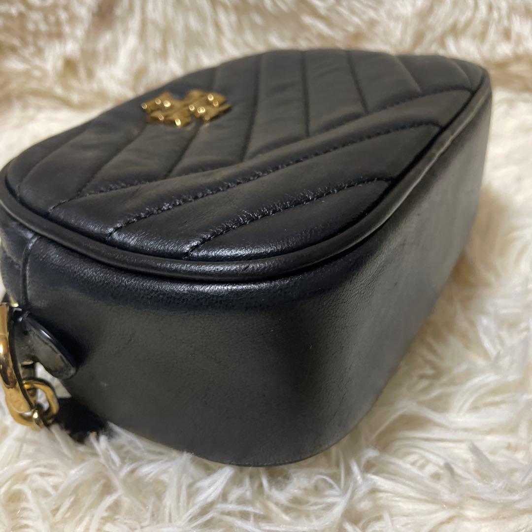 ✨TORY BURCH✨チェーンショルダー　キラ　シェブロン　キルティング