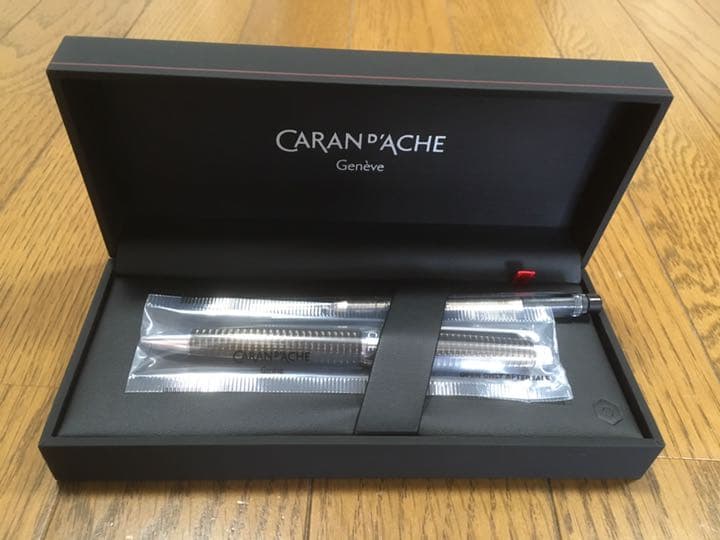 未開封PATEK PHILIPPE x CARAN d'ACHE ペン 非売品